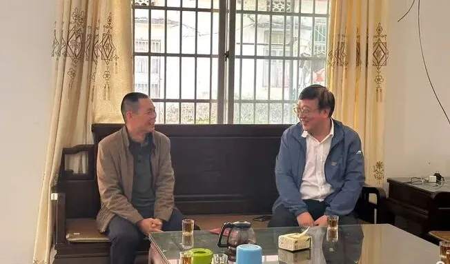 楊宇赴西聯分公司、八一分公司慰問困難黨員與職工